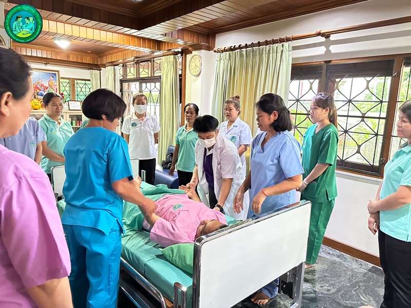 ศูนย์จัดส่งพนักงานดูแลผู้สูงอายุและผู้ป่วย